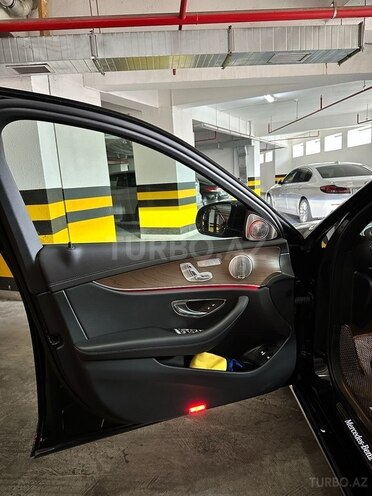 Mercedes E 300 e 4MATIC 2021, 74,000 km - 2.0 l - Bakı