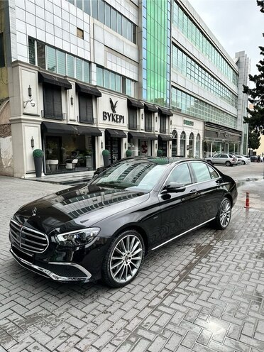 Mercedes E 300 e 4MATIC 2021, 74,000 km - 2.0 l - Bakı