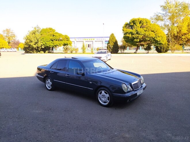 Mercedes E 230 1996, 396,584 km - 2.3 l - Bakı