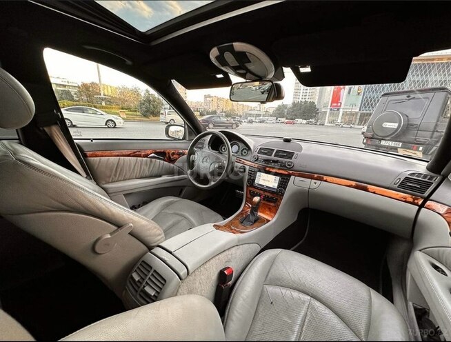 Mercedes E 320 2004, 385,000 km - 3.2 l - Bakı