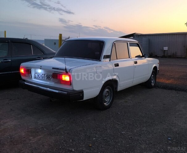 LADA (VAZ) 2107 2009, 80,000 km - 1.6 л - Salyan
