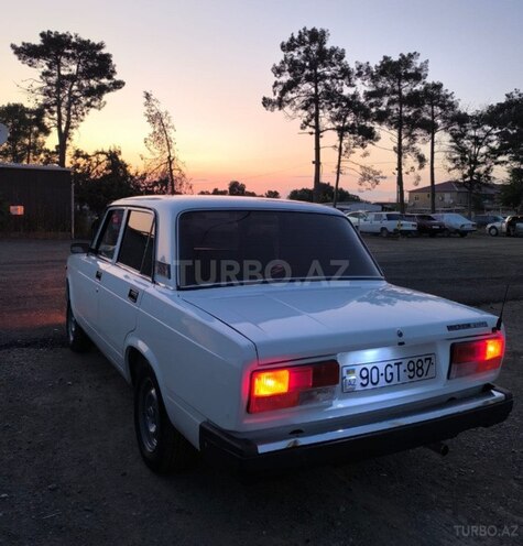 LADA (VAZ) 2107 2009, 80,000 km - 1.6 л - Salyan