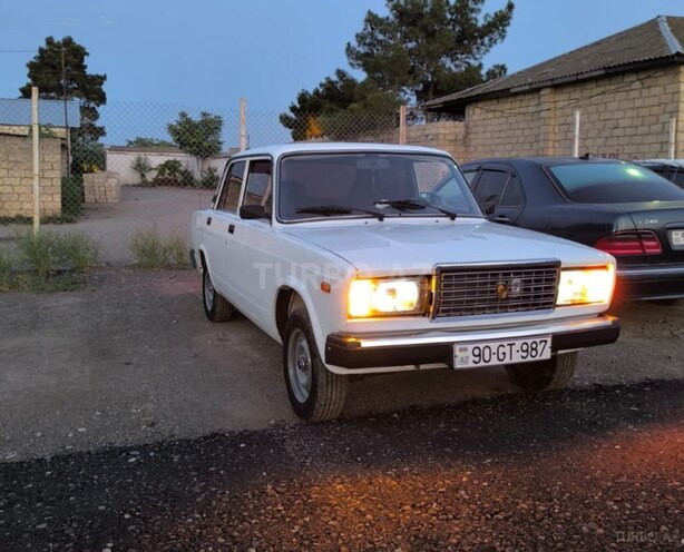 LADA (VAZ) 2107 2009, 80,000 km - 1.6 л - Salyan