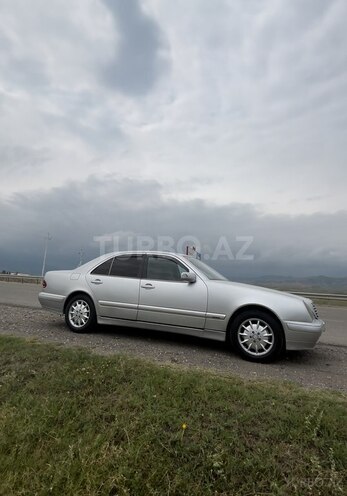 Mercedes E 270 2001, 667,000 km - 2.7 l - Bakı