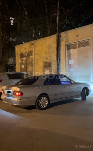 Mercedes E 270 2001, 667,000 km - 2.7 l - Bakı
