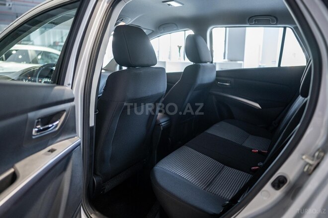 Suzuki S-Cross-9