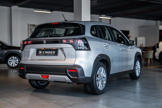 Suzuki S-Cross-6