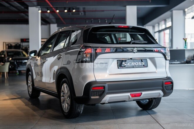Suzuki S-Cross-4