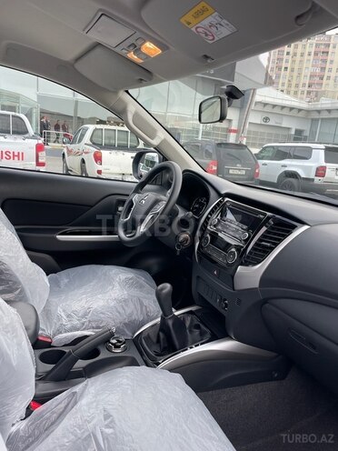 Mitsubishi L200 2023, 13,000 km - 2.4 l - Bakı