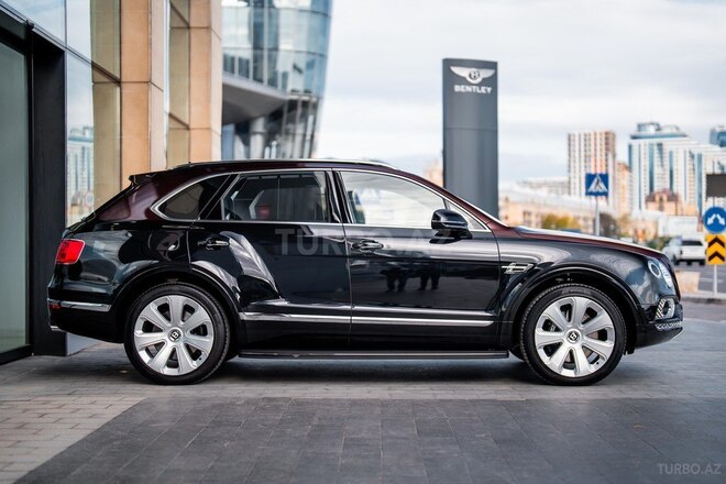 Bentley Bentayga 2019, 1,590 km - 4.0 l - Bakı