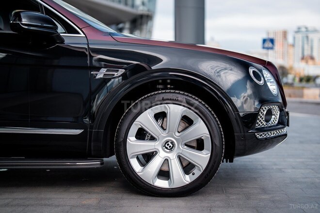 Bentley Bentayga 2019, 1,590 km - 4.0 l - Bakı