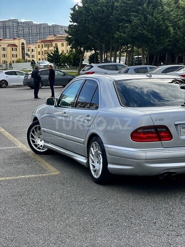 Mercedes E 220 d 2000, 458,000 km - 2.2 л - Bakı