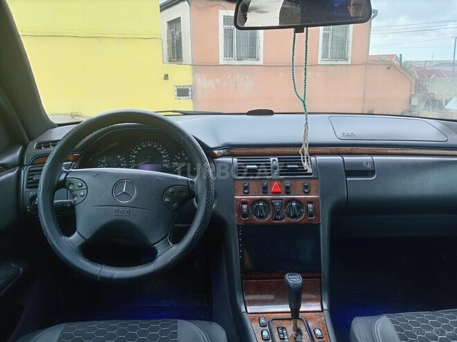 Mercedes E 240 2000, 250,000 km - 2.4 l - Bakı