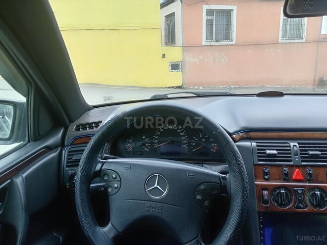 Mercedes E 240 2000, 250,000 km - 2.4 l - Bakı