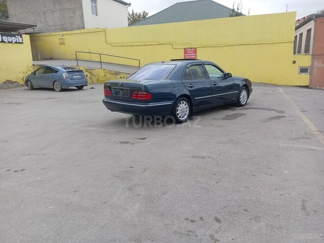 Mercedes E 240 2000, 250,000 km - 2.4 l - Bakı