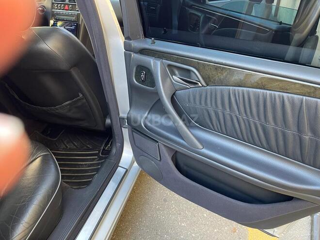 Mercedes E 320 2001, 192,000 km - 3.2 l - Bakı
