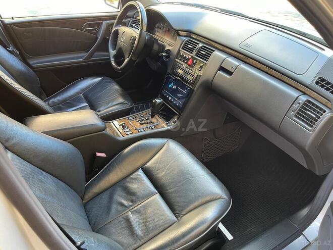 Mercedes E 320 2001, 192,000 km - 3.2 l - Bakı