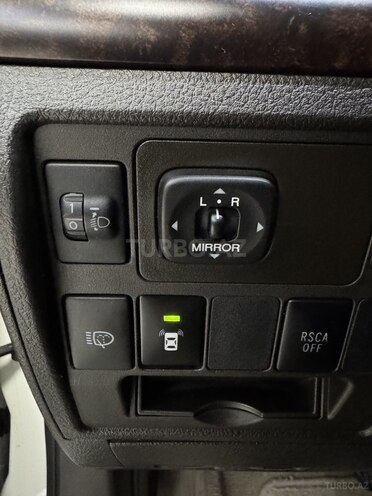 Toyota Land Cruiser-24