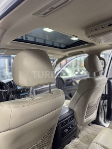 Toyota Land Cruiser-11