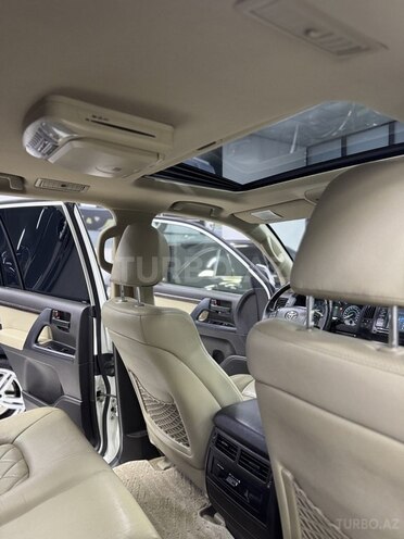 Toyota Land Cruiser-18