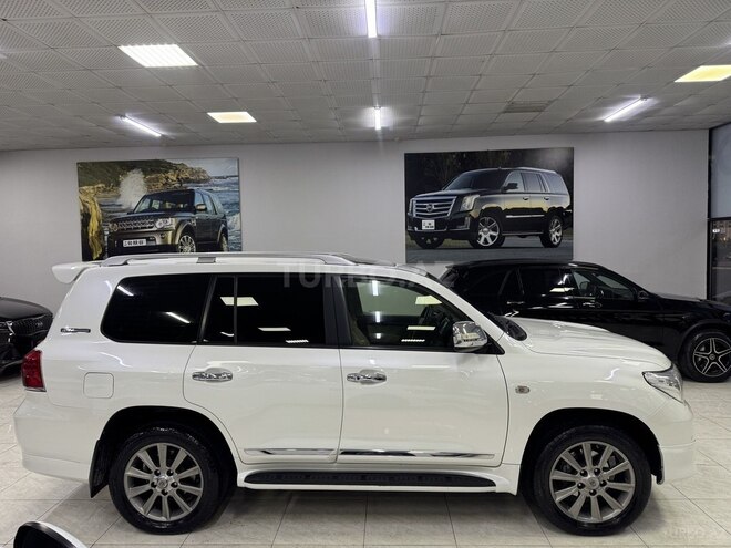 Toyota Land Cruiser-7