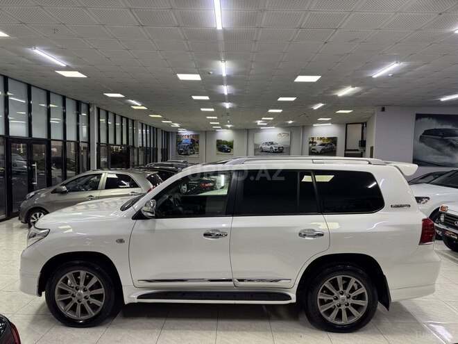 Toyota Land Cruiser-6