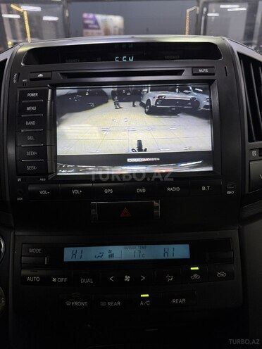 Toyota Land Cruiser-19