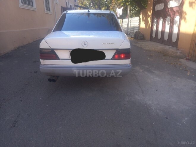 Mercedes E 200 1992, 629,289 km - 2.0 l - Qazax