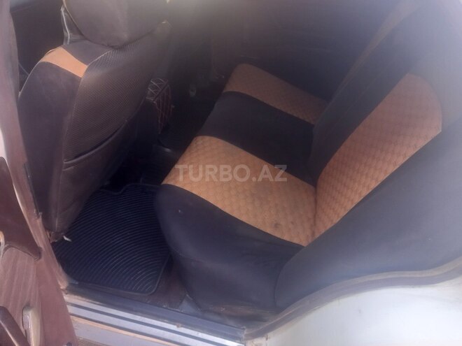 Mercedes E 200 1992, 629,289 km - 2.0 l - Qazax