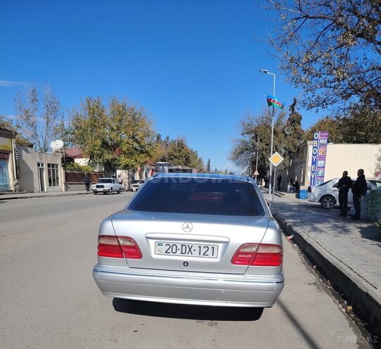 Mercedes E 200 2000, 241,020 km - 2.0 л - Kürdəmir