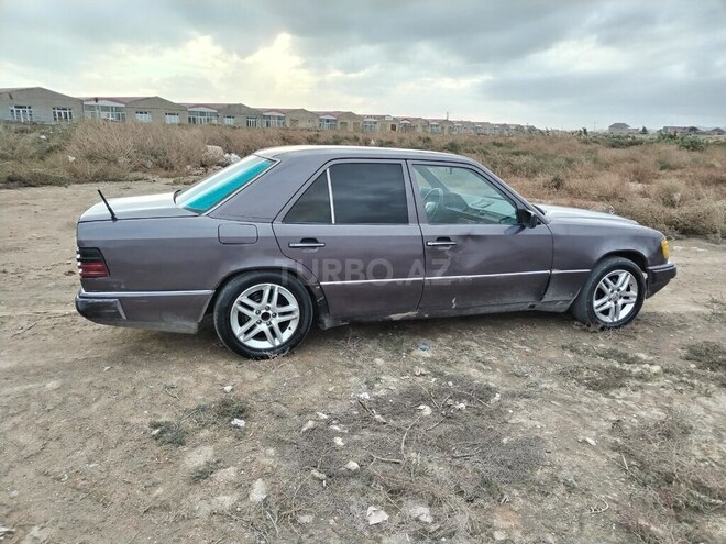 Mercedes E 220 1991, 323,336 km - 2.2 л - Bakı
