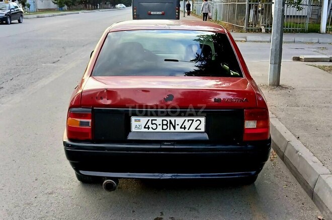 Opel Vectra 1990, 122,000 km - 1.6 l - Mingəçevir