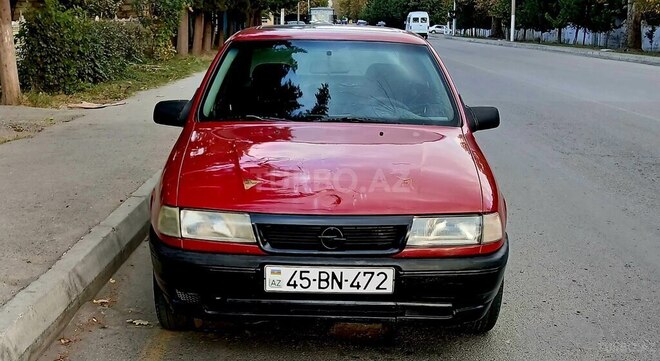 Opel Vectra 1990, 122,000 km - 1.6 l - Mingəçevir