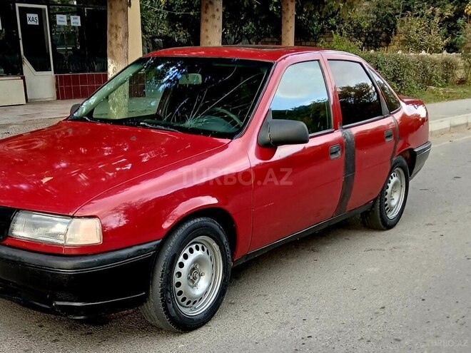 Opel Vectra 1990, 122,000 km - 1.6 l - Mingəçevir