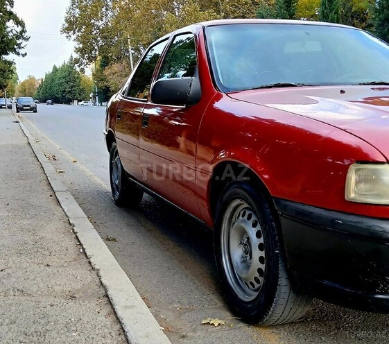 Opel Vectra 1990, 122,000 km - 1.6 l - Mingəçevir