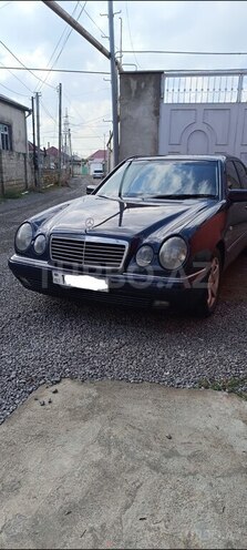 Mercedes E 240 1999, 172,000 km - 2.4 l - Sumqayıt