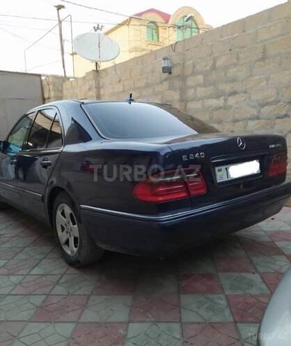 Mercedes E 240 1999, 172,000 km - 2.4 l - Sumqayıt