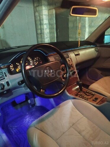 Mercedes E 240 1999, 172,000 km - 2.4 l - Sumqayıt