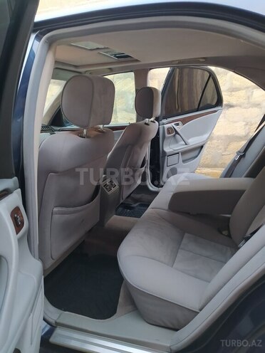 Mercedes E 240 1999, 172,000 km - 2.4 l - Sumqayıt