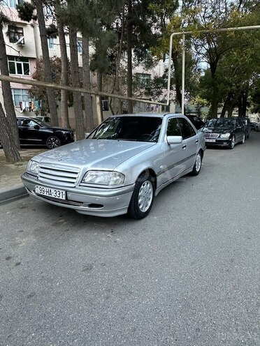 Mercedes C 220 d 2000, 298,921 km - 2.2 l - Bakı