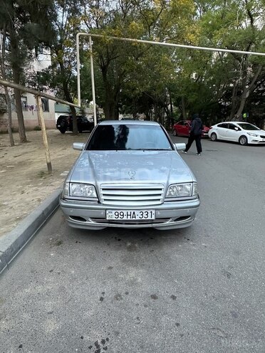 Mercedes C 220 d 2000, 298,921 km - 2.2 l - Bakı