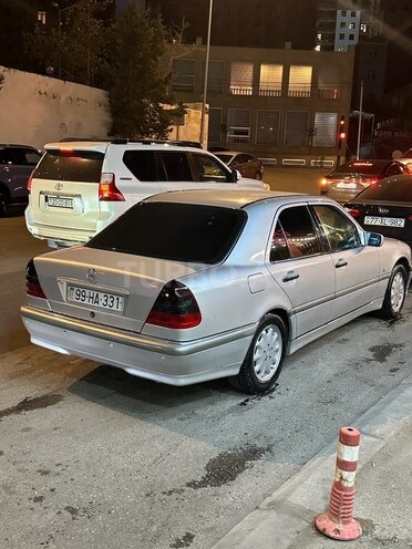 Mercedes C 220 d 2000, 298,921 km - 2.2 l - Bakı