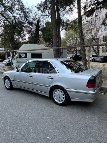 Mercedes C 220 d 2000, 298,921 km - 2.2 l - Bakı