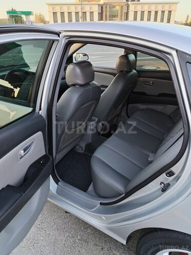 Hyundai Elantra 2007, 220,000 km - 1.6 l - Quba