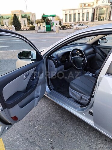 Hyundai Elantra 2007, 220,000 km - 1.6 l - Quba