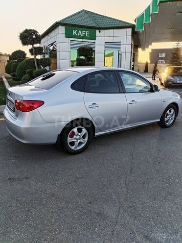 Hyundai Elantra 2007, 220,000 km - 1.6 l - Quba