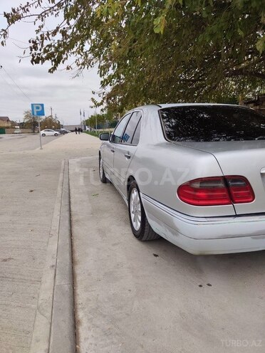 Mercedes E 240 1999, 329,000 km - 2.4 l - Xaçmaz