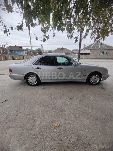 Mercedes E 240 1999, 329,000 km - 2.4 l - Xaçmaz