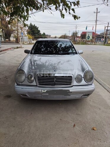 Mercedes E 240 1999, 329,000 km - 2.4 l - Xaçmaz