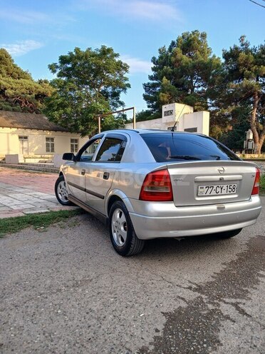 Opel Astra 2000, 120,000 km - 2.0 л - Samux